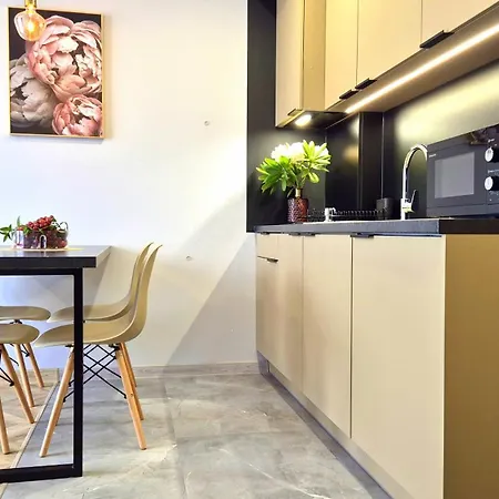 Sunshine By Housine * Zator